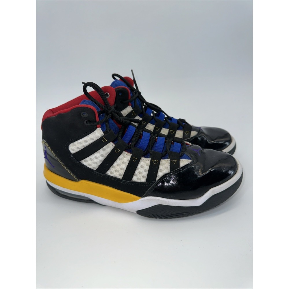 Nike Air Jordan Max Aura Size 9 Youth  Multi-Color CQ9544-001 Hype Streetwear